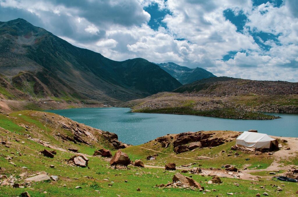 5 Incredible Lakes in Naran Kaghan Lulusar Lake
