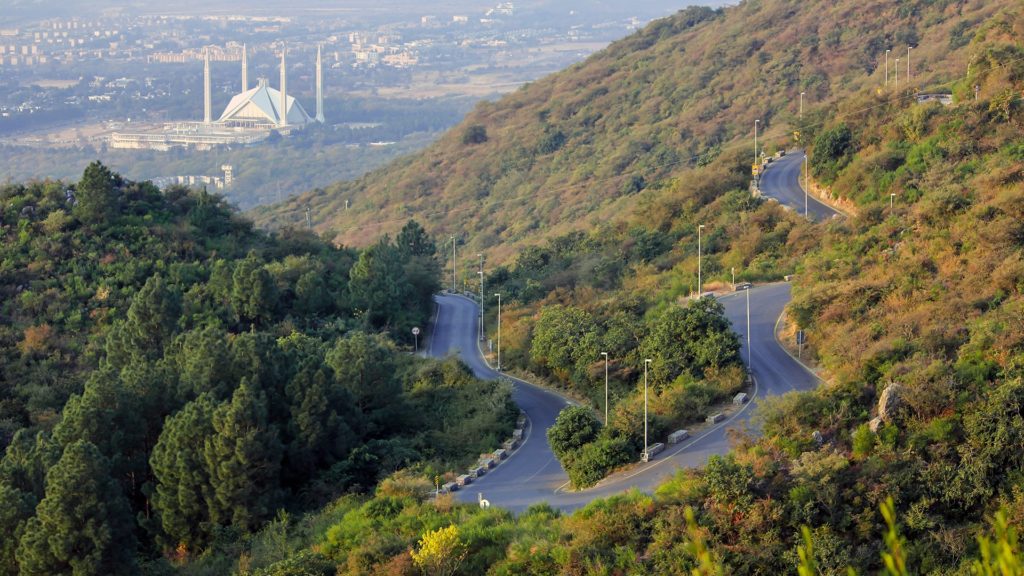 10 Most Scenic Roads in Pakistan